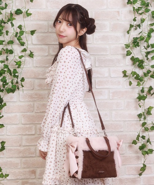 axes femme POETIQUE ショルダーバッグ バッグ レースアップムートン