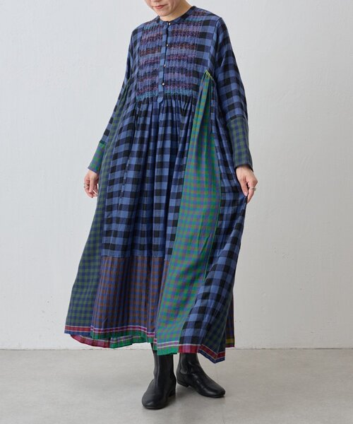 injiri インジリ　チェック　ワンピース デザイン◎ Mサイズ　ステッチ BEARDSLEY（ビアズリー） ワンピース 「INJIRI」カシミヤチェック柄