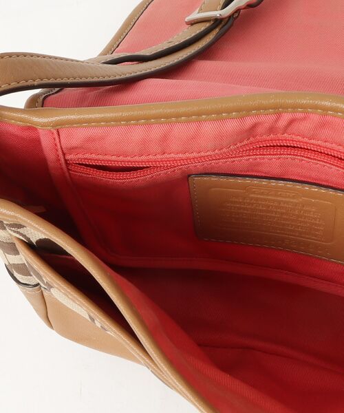 COACH コーチ シグネチャー ショルダーバッグ　ブラウン COACH（コーチ） シグネチャー フラップ ショルダーバッグ - ブラウン