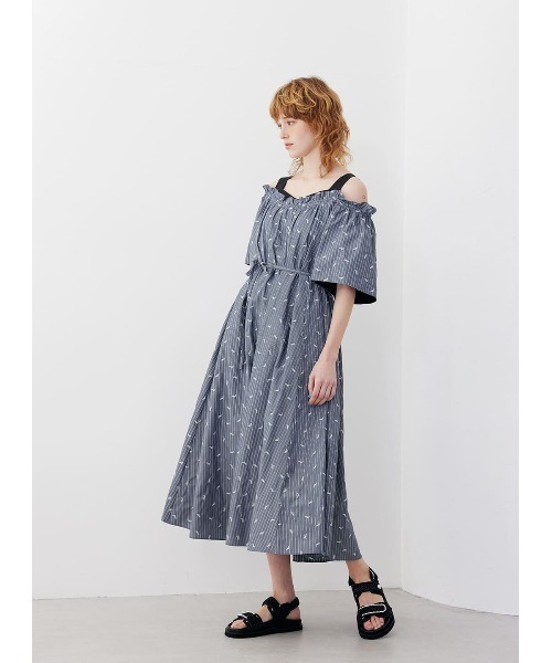 【美品】COEL　刺繍オフショルワンピース　ストライプ　ロング　ベルト紐つき 美品】COEL 刺繍オフショルワンピース ストライプ ロング ベルト