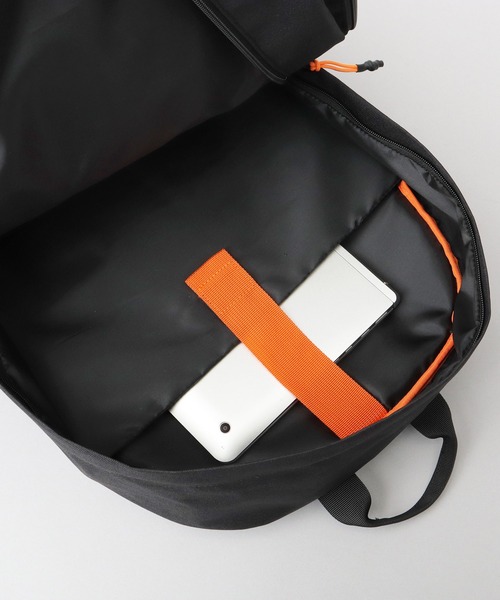 ユニバーサルオーバーオール（UNIVERSALOVERALL）/撥水ポリエステル ウェビングテープ 大容量 バックパック PC・A4収納対応モデル UNIVERSAL OVERALL（ユニバーサルオーバーオール） デイバック