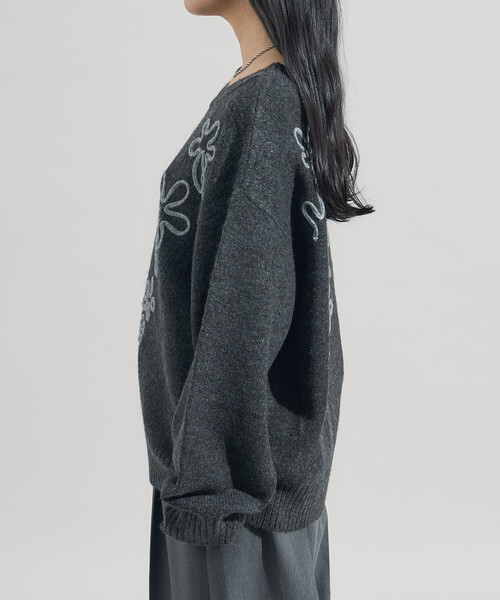 花柄刺繍 オーバーサイズ 黒ニット FREAK'S STORE（フリークスストア） ニット セーター 配色 コード刺繍