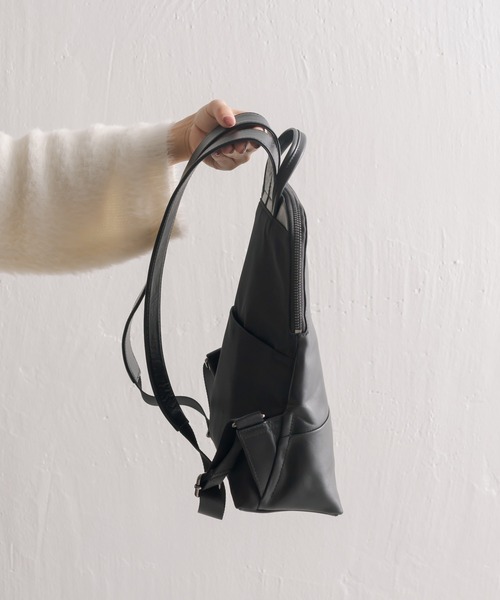 ear PAPILLONNER（イア パピヨネ） リュック 《牛革》ミニラウンド