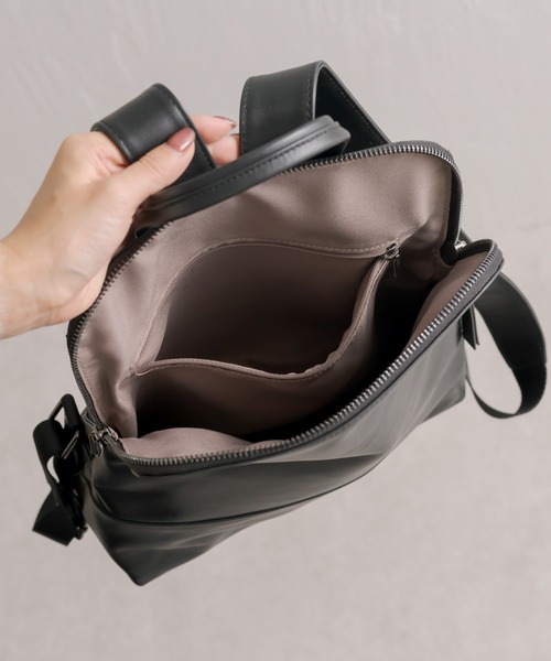 ear PAPILLONNER（イア パピヨネ） リュック 《牛革》ミニラウンド