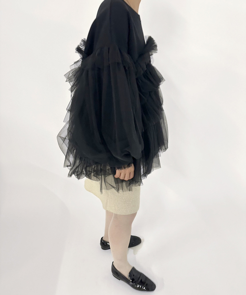 VIVIANO ヴィヴィアーノ　パーカー　スウェット　フリル付き　ブラック VIVIANO（ヴィヴィアーノ） パーカー 「VIVIANO/ヴィヴィアーノ