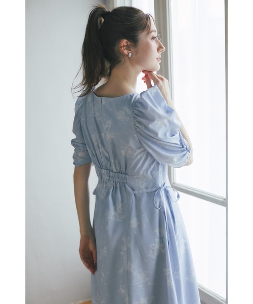 サイドリボン付きパワーショルダーフラワープリントワンピース　サックス tocco closet ワンピース サイドリボン付きパワーショルダー