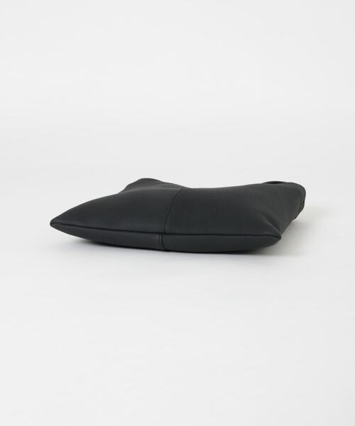ITTI ショルダーバッグ HERRIE MOON SAC / RAPTO FLEX｜上質レザーの舟形ショルダーバッグ
