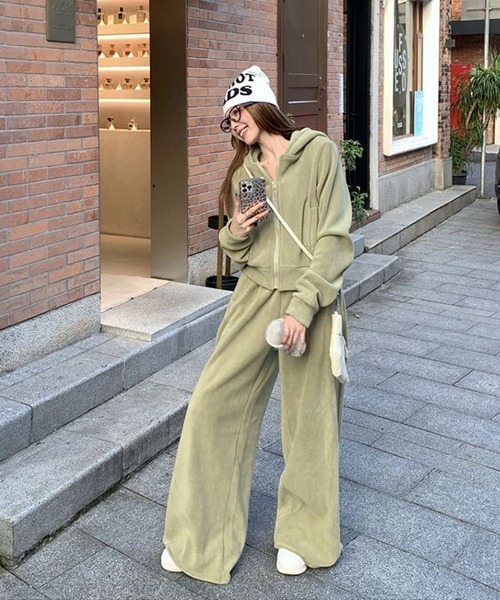 【新品】ARCHIVIO 撥水フルジップパーカー&パンツ セットアップ オンラインストア限定】 A.P.C. (アー・ペー・セー) ワンポイントロゴ