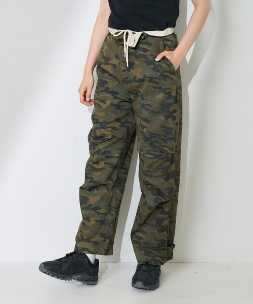 Chikashitsu +OaKS チカシツプラスオークス 迷彩柄ワイドパンツ Chikashitsu +（チカシツプラス）の「ストリートファッション