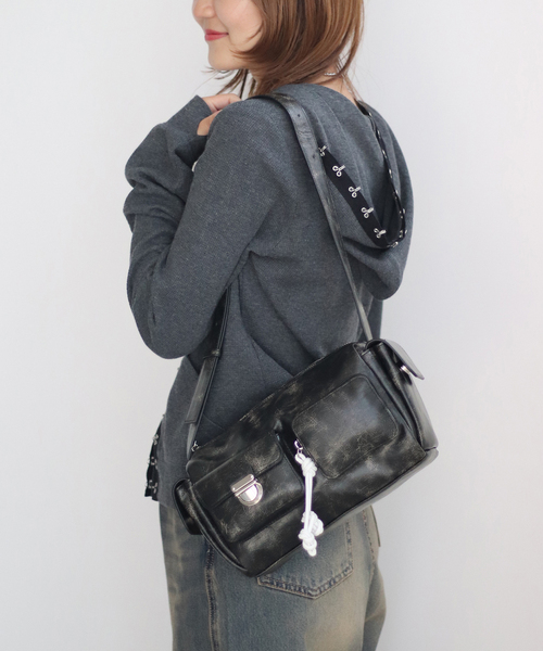 【美品】Casselini バック　ブラック LE VERNIS】SEASONAL BLACK BAG | キャセリーニ(CASSELINI) 公式