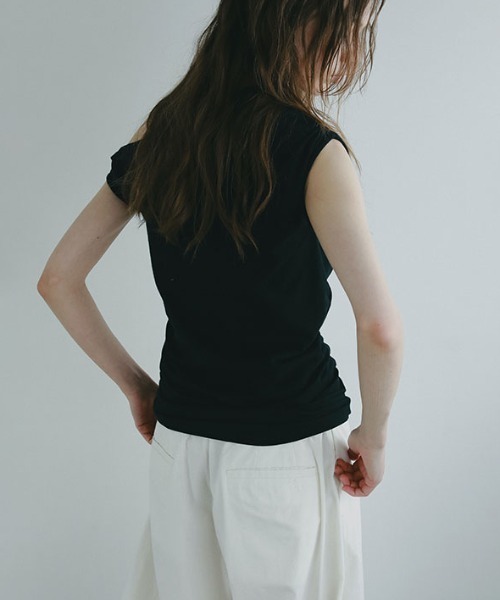 ETRE TOKYO tシャツ タックギャザーワンショルダープルオーバー