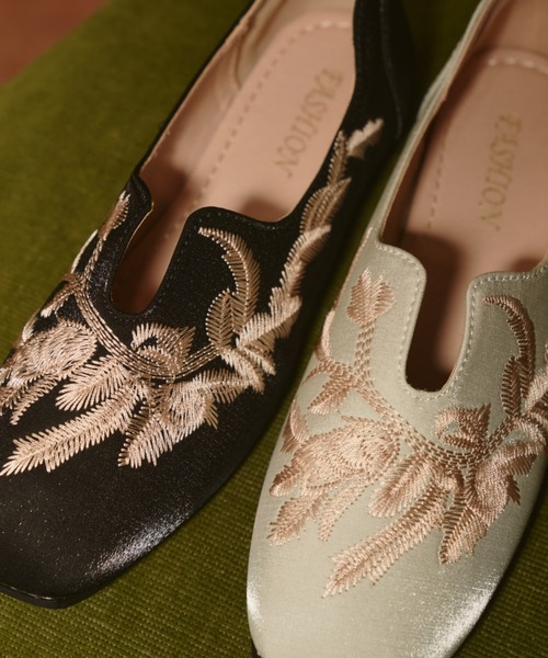 【ほぼ新品】　裏張り済み　刺繍フラットシューズ Unitage（ユニテージ） シューズ 刺繍フラットシューズ レディース