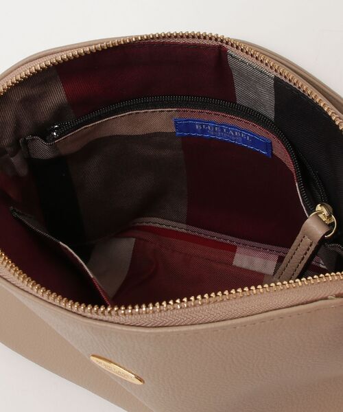 「BLUE LABEL CRESTBRIDGE」 ショルダーバッグ FREE ベージュ レディースの画像