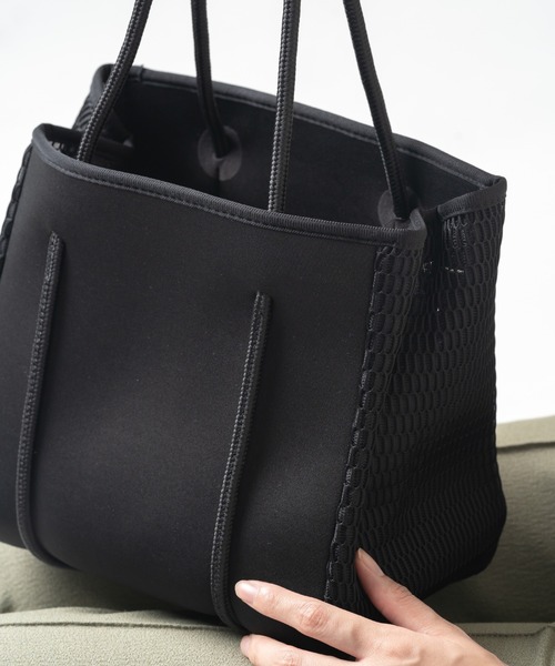 MUTA BLACK TOTEBAG MINI ネオプレーン素材　メッシュ MUTA BLACK TOTEBAG MINI ネオプレーン素材 メッシュ