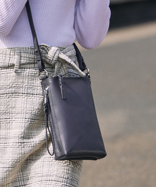 P.I.D ショルダーバッグ ピーアイディー「P.I.D」ショルダーバッグ