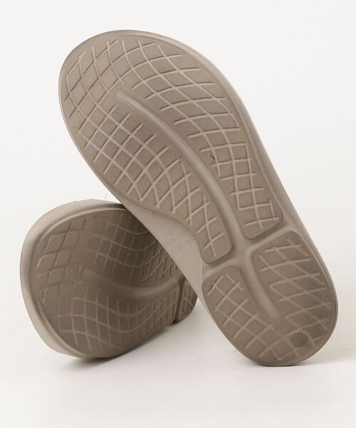 「OOFOS」 ビーチサンダル 6 ベージュ レディース_画像3