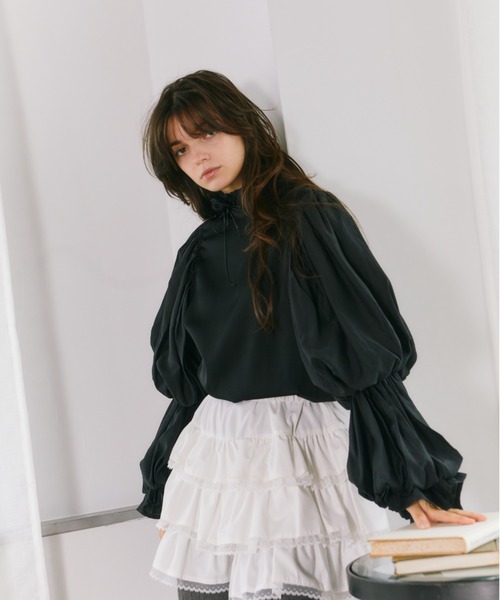 mieya mieyaホワイトショート丈ブラウス mieya mieya ブラウス シャツ 「mieya mieya」whip girl blouse