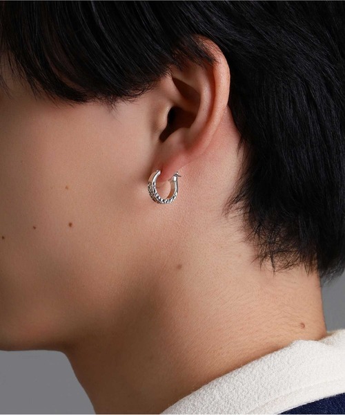 新品　ライオンハート　クロッシング　フープ　ピアス　ダイヤ　ロゴ LION HEART（ライオンハート） ピアス “for Gift”クロッシングピアス