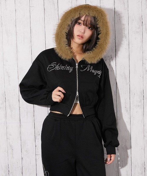 パーカー 「ファーフード×ロゴストーン」ショート丈ジップパーカー