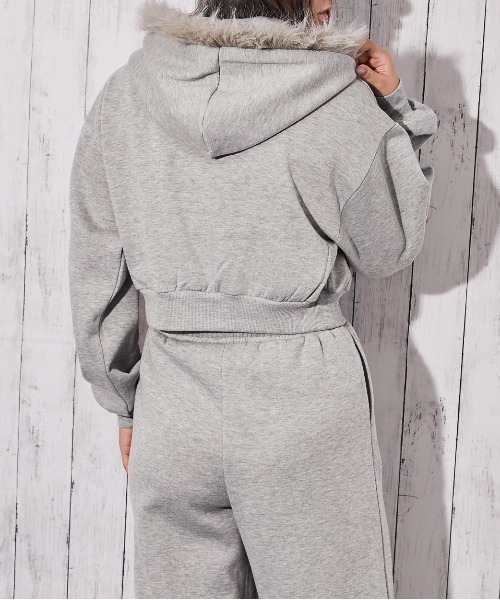 パーカー 「ファーフード×ロゴストーン」ショート丈ジップパーカー