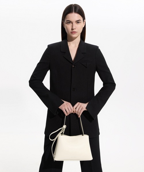 CHARLES & KEITH オデラ トラペーズバケットバッグ CHARLES & KEITH Odella オデラ トラペーズバケットバッグ