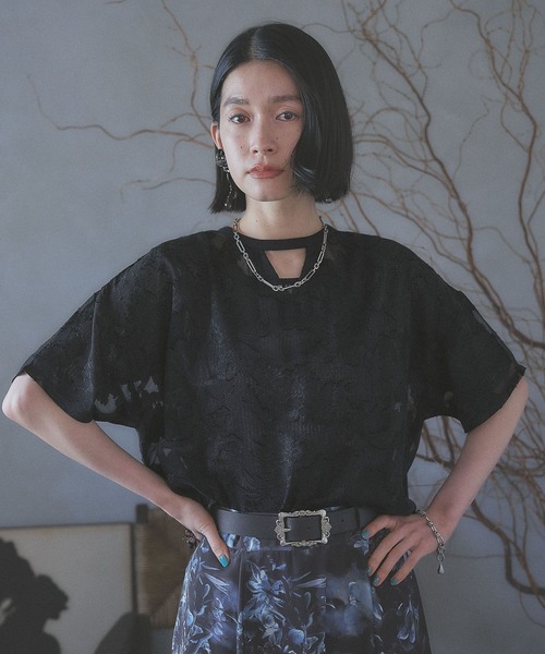 【期間限定最終値下げ】完全完売色 HARE シャツ 美品 トップス レディース HARE tシャツ ランダムフラワーガラ2WAYシアートップス(HARE