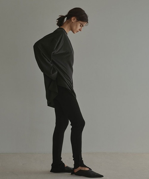 ETRE TOKYO（エトレトウキョウ） レギンス スパッツ ヘムボタンニット