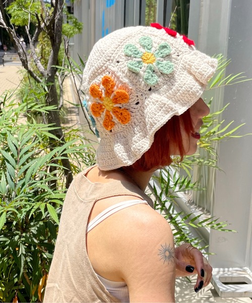 アルベロベロ　新品未使用　　　　　　カラフル花モチーフニット帽 帽子 ハット 「HIKA」花モチーフニットHAT レディース メンズ