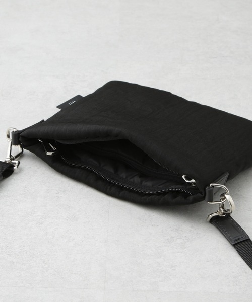 ITTI ショルダーバッグ ITTI/別注 PUFFER MARY SACOCHE S