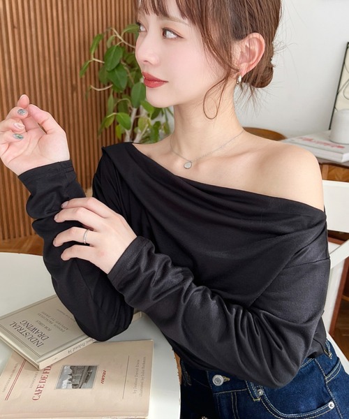moment+ tシャツ オフショルドレープ長袖プルオーバー