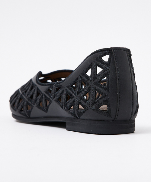 【美品】オゥバニスター メッシュ フラット パンプス 黒 Au BANNISTER（オゥ バニスター） パンプス 「Vibram/ヴィブラムソール