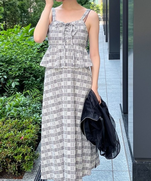 油絵柄のジャンパースカート AND COUTURE（アンドクチュール） ジャンパースカート フロントレース