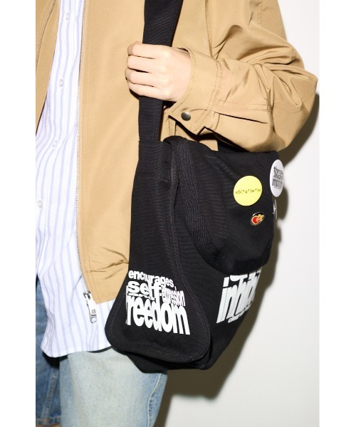 SLY（スライ） ショルダーバッグ バッグ ESQWE MESSENGER BAGTHROW