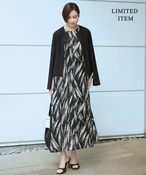 ICB 【WEB限定】 Soft Satin ワンピース ¥20,900 ICB（アイシービー） ワンピース サテンオーガンプリント ノースリーブ
