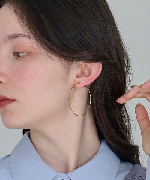 Phoebe（フィービー） イヤリング ツイストラインフープイヤリング