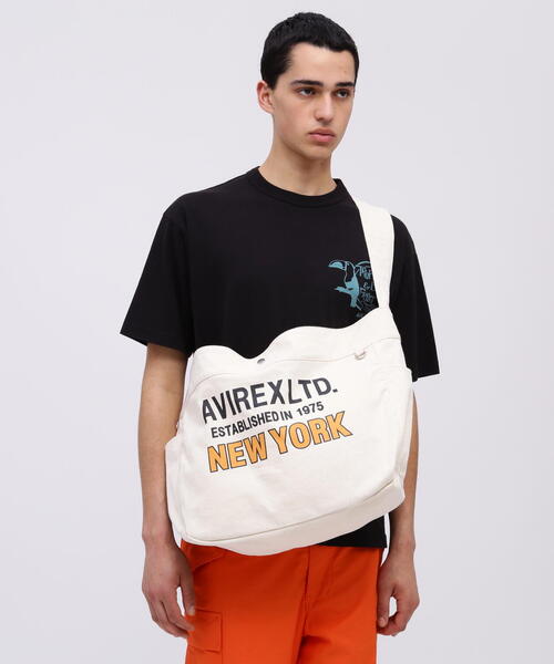 すぐ届く アヴィレックス ショルダーバッグ NEWSPAPER BAG 黒 白 NEWSPAPER BAG / ニュースペーパー バッグ / AVIREX