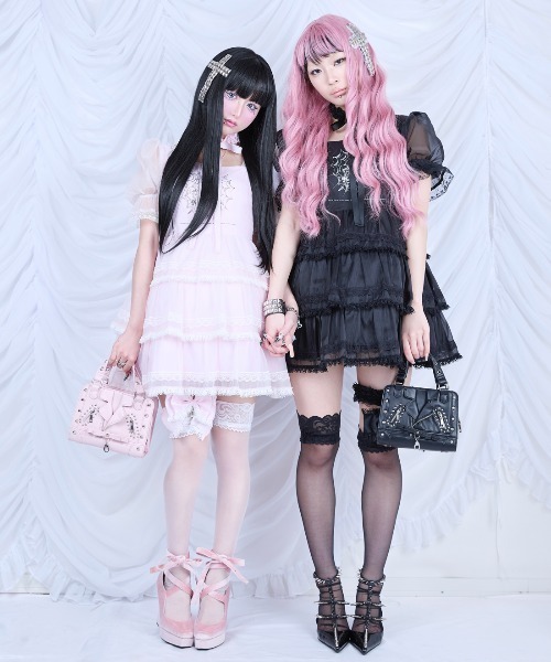 AVENCHUMU ワンピース Frill choker sheer tiered illustration