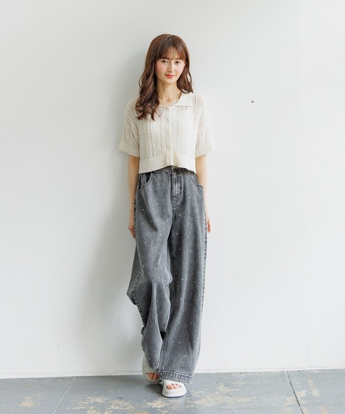 額付き油彩画　ローゲージの白ニットを着ている女の子 GLOBAL WORK ニット セーター 透かし編みニット半袖/AND YUA ANY