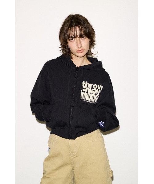 SLY（スライ） パーカー ESQWE LOGO KNIT ZIP PKTHROW エスクェ