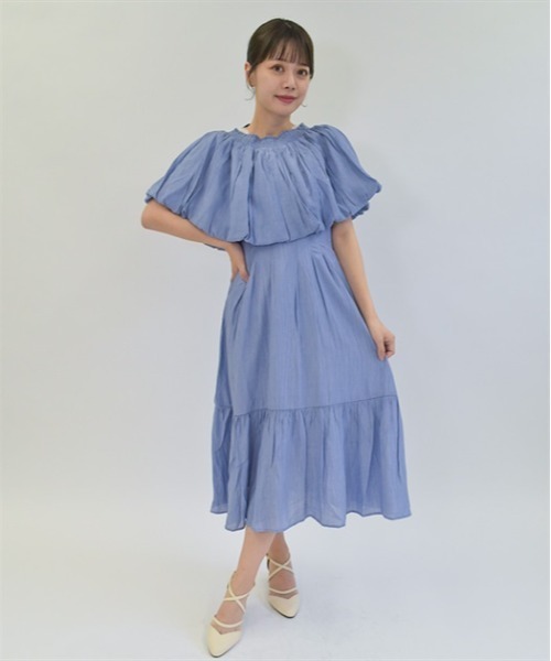 axes femme ワンピース ケープ付タックキャミワンピース