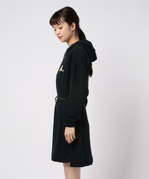 PUMA 黒 ハイネック ワンピース 新品タグ付き ハイネックギャザーワンピース【リボンタイ付き】 (TOP2F2202