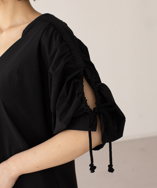 「qualite」 半袖ワンピース 38 レッド レディースの画像