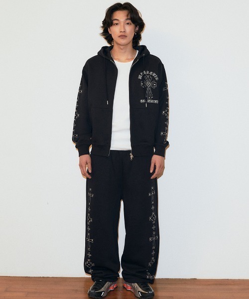 パーカー mahagrid 「mahagrid/マハグリッド」 Cross Studs Zip-Up Hoodie/クロススタッズジップアップパーカーの画像