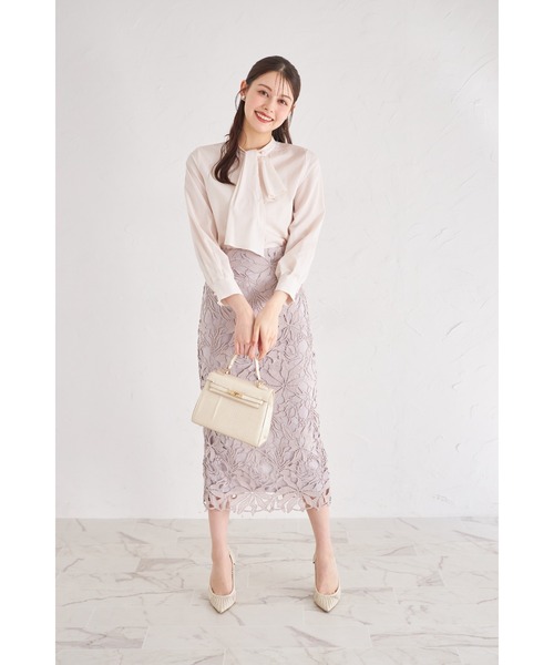 花柄刺繍 ベージュ タイトスカート ひざ丈 tocco closet（トッコ クローゼット） スカート 「ZOZO限定」カット