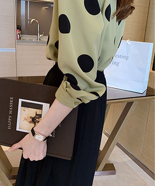 kiwandakiwanda ブラウス シャツ LAURIE 猫柄 Queen's Catの Laurieが再入荷いたしました🐈‍⬛🐈 ニットと重ね