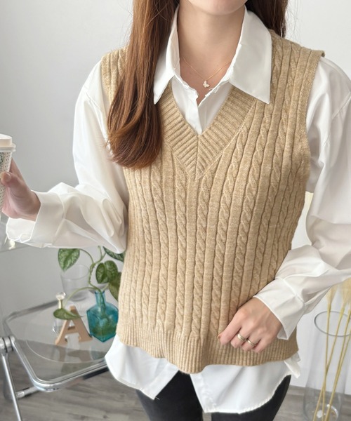 美品　ANNUAL クリーム色 ニットベスト ニットベスト ざっくり Vネック ベスト レディース トップス 畦編み 畔