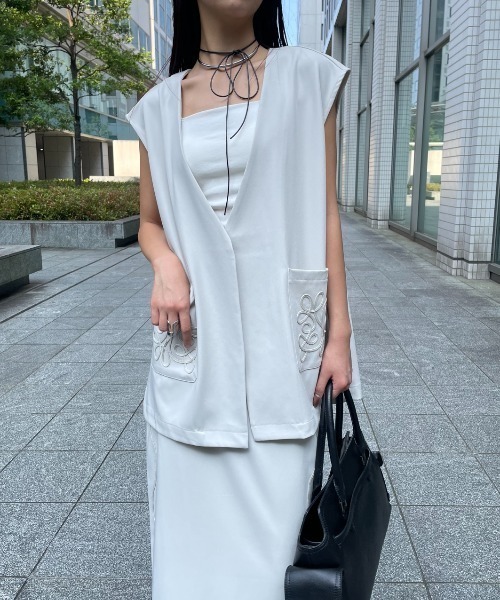 AIC. ベスト ジレ コード刺繍ベスト/セットアップ可能 レディース