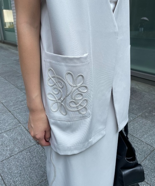 ベスト ジレ コード刺繍ベスト/セットアップ可能 レディース AIC. ベスト ジレ コード刺繍ベスト/セットアップ可能