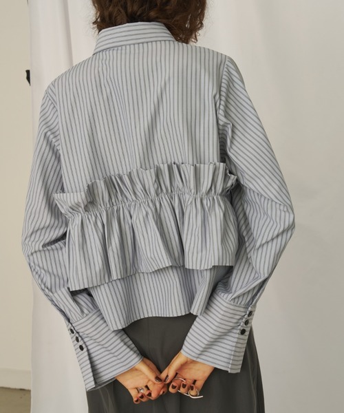 AIC. ブラウス シャツ ストライプラッフルワイドカフスシャツ