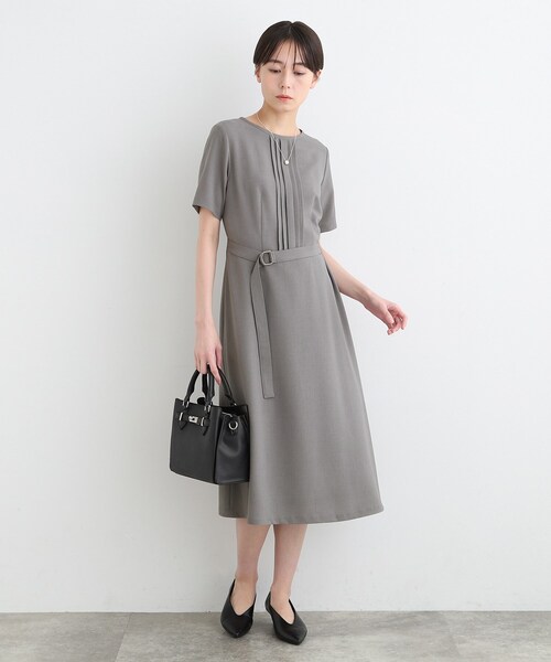 【新品】INDIVI　フィット＆フレアワンピース　15号　グレージュ INDIVI（インディヴィ） ワンピース 半袖 入学式 「洗える／UVケア